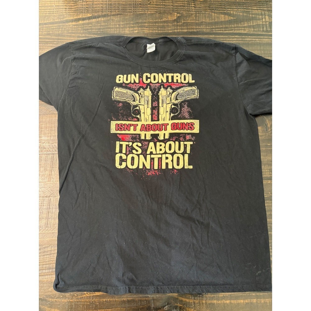 Gildan Gun Control Isn't About Guns Graphic T-Shirt Mens 2XL Black 2nd Amendment